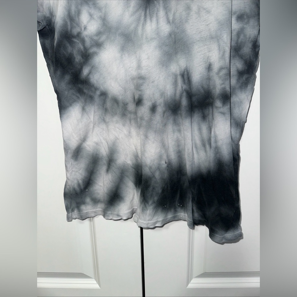 Brandy Melville Lightweight Soft Tie Die Shirt One Size - Picture 3 of 5